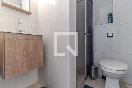 Banheiro de kitnet/studio para alugar com 1 quarto, 38m² em República, São Paulo