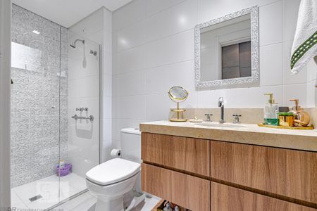 Banheiro Social de apartamento à venda com 2 quartos, 90m² em Mercês, Curitiba