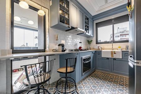Cozinha de apartamento à venda com 2 quartos, 90m² em Mercês, Curitiba