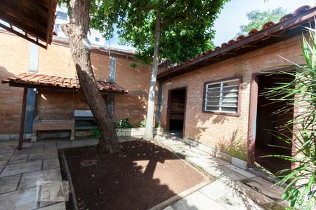 Casa à venda com 202m², 5 quartos e 4 vagasQuintal