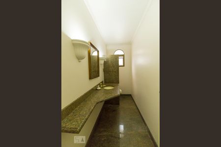 Apartamento para alugar com 257m², 4 quartos e 3 vagas Apartamento para alugar com 257m², 4 quartos e 3 vagasBanheiro Social