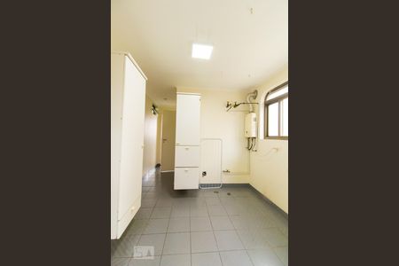 Apartamento para alugar com 257m², 4 quartos e 3 vagas Apartamento para alugar com 257m², 4 quartos e 3 vagasÁrea de Serviço