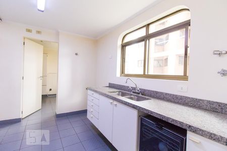 Apartamento para alugar com 257m², 4 quartos e 3 vagas Apartamento para alugar com 257m², 4 quartos e 3 vagasCozinha