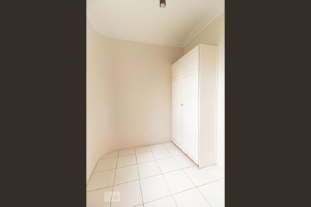 Apartamento para alugar com 257m², 4 quartos e 3 vagas Apartamento para alugar com 257m², 4 quartos e 3 vagasQuarto de Serviço