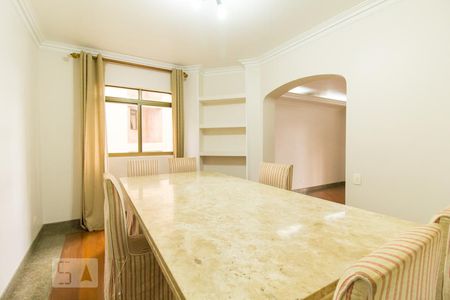 Apartamento para alugar com 257m², 4 quartos e 3 vagas Apartamento para alugar com 257m², 4 quartos e 3 vagasSala de Jantar