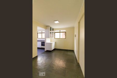 Apartamento para alugar com 257m², 4 quartos e 3 vagas Apartamento para alugar com 257m², 4 quartos e 3 vagasCozinha