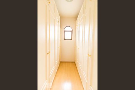 Apartamento para alugar com 257m², 4 quartos e 3 vagas Apartamento para alugar com 257m², 4 quartos e 3 vagasCloset Suíte 3