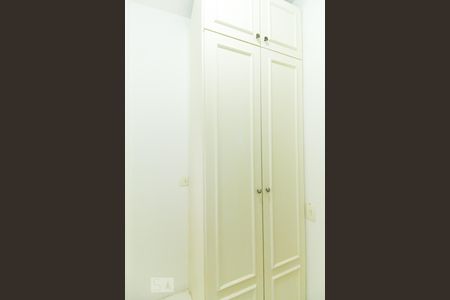 Apartamento para alugar com 257m², 4 quartos e 3 vagas Apartamento para alugar com 257m², 4 quartos e 3 vagasDespensa