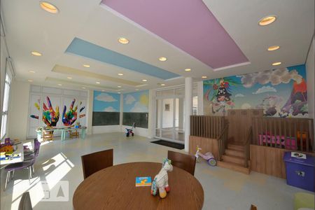 Apartamento à venda com 74m², 2 quartos e 2 vagasÁrea comum - Brinquedoteca