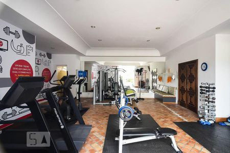 Apartamento à venda com 220m², 4 quartos e 4 vagas Apartamento à venda com 220m², 4 quartos e 4 vagasAcademia