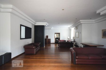 Apartamento à venda com 220m², 4 quartos e 4 vagas Apartamento à venda com 220m², 4 quartos e 4 vagasSalão de festa