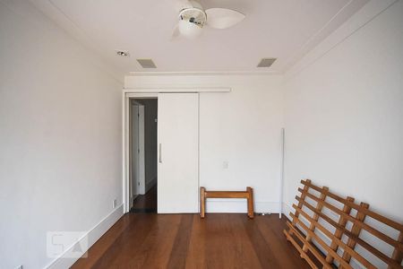 Quarto de apartamento à venda com 4 quartos, 220m² em Vila Morumbi, São Paulo
