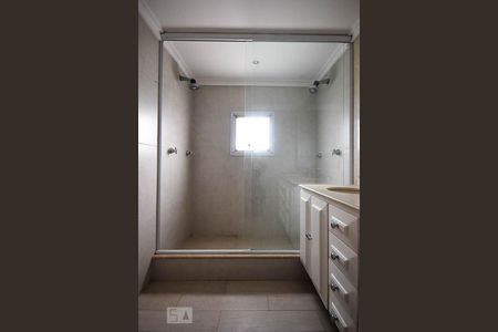 Apartamento à venda com 220m², 4 quartos e 4 vagas Apartamento à venda com 220m², 4 quartos e 4 vagasBanheiro suíte 1