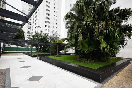 Apartamento à venda com 220m², 4 quartos e 4 vagas Apartamento à venda com 220m², 4 quartos e 4 vagasEntrada