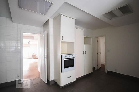 Apartamento à venda com 220m², 4 quartos e 4 vagas Apartamento à venda com 220m², 4 quartos e 4 vagasCozinha