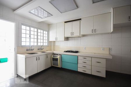 Apartamento à venda com 220m², 4 quartos e 4 vagas Apartamento à venda com 220m², 4 quartos e 4 vagasCozinha