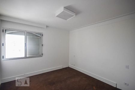 Apartamento à venda com 220m², 4 quartos e 4 vagas Apartamento à venda com 220m², 4 quartos e 4 vagasSuíte 3