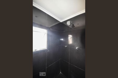 Apartamento à venda com 220m², 4 quartos e 4 vagas Apartamento à venda com 220m², 4 quartos e 4 vagasChuveiro do banheiro da suíte 2