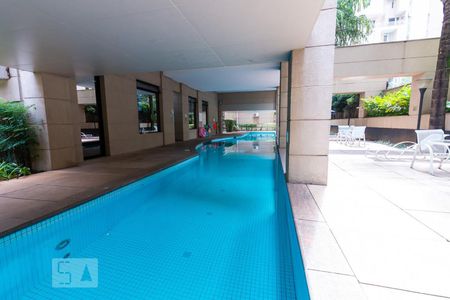 Studio à venda com 35m², 1 quarto e 1 vagaPiscina