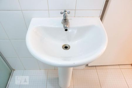 Apartamento à venda com 87m², 2 quartos e 1 vagaPia do banheiro