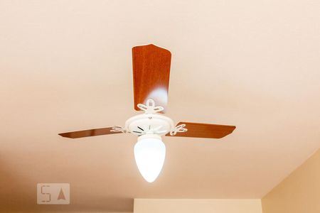 Apartamento à venda com 87m², 2 quartos e 1 vagaVentilado de teto da sala