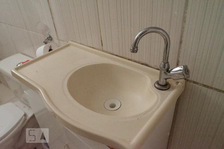 Banheiro de casa para alugar com 1 quarto, 40m² em Parque Peruche, São Paulo