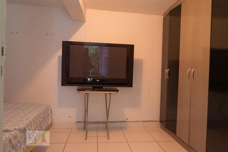 Quarto de casa para alugar com 1 quarto, 40m² em Parque Peruche, São Paulo