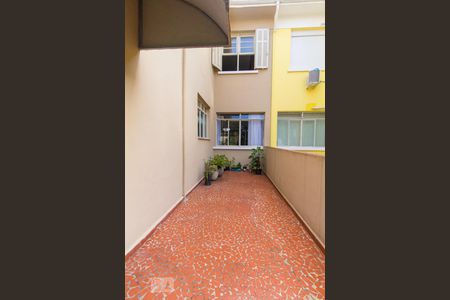 Casa à venda com 230m², 3 quartos e 2 vagasÁrea externa