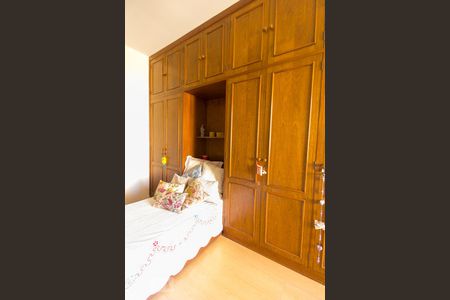 Casa à venda com 230m², 3 quartos e 2 vagasQuarto 2