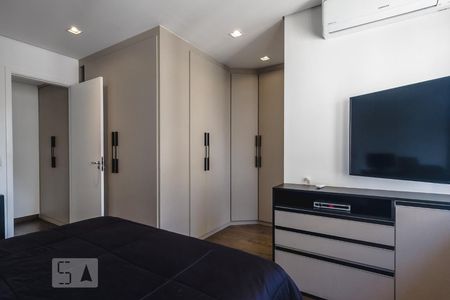 Apartamento para alugar com 78m², 1 quarto e 2 vagasQuarto Suíte Armários 