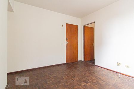 Sala de apartamento para alugar com 1 quarto, 32m² em Rebouças , Curitiba