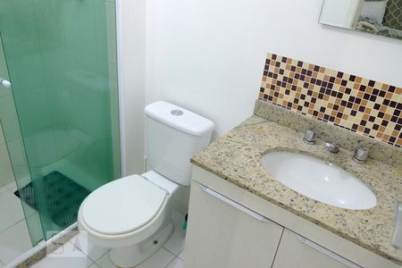 Banheiro da suíte de apartamento à venda com 2 quartos, 69m² em Camorim, Rio de Janeiro