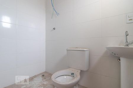 Casa de condomínio à venda com 80m², 2 quartos e 1 vaga Casa de condomínio à venda com 80m², 2 quartos e 1 vagaBanheiro da Suíte 2