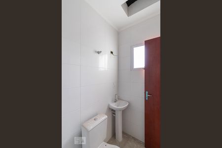 Casa de condomínio à venda com 80m², 2 quartos e 1 vaga Casa de condomínio à venda com 80m², 2 quartos e 1 vagaBanheiro da Suíte 2