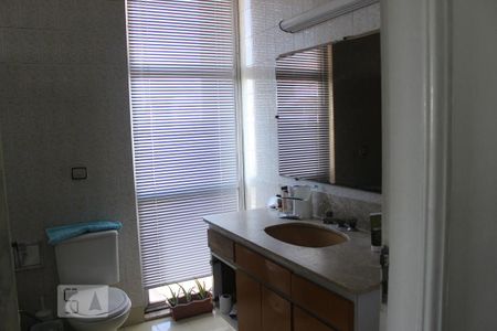 Casa à venda com 330m², 4 quartos e 5 vagasBanheiro Suíte