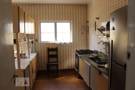 Casa à venda com 330m², 4 quartos e 5 vagasCozinha