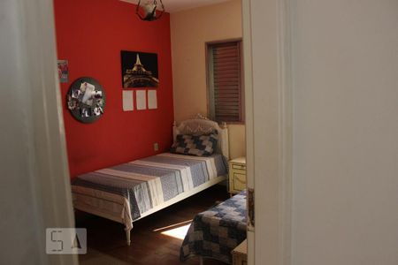 Casa à venda com 330m², 4 quartos e 5 vagasQuarto 2