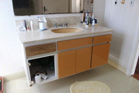 Casa à venda com 330m², 4 quartos e 5 vagasBanheiro Suíte