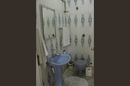 Casa à venda com 330m², 4 quartos e 5 vagasLavabo da Cozinha