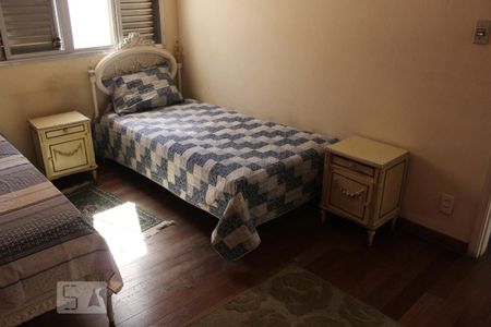 Casa à venda com 330m², 4 quartos e 5 vagasQuarto 2