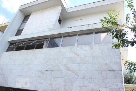 Casa à venda com 330m², 4 quartos e 5 vagasFachada