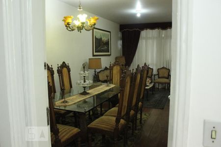 Casa à venda com 330m², 4 quartos e 5 vagasSala de Estar