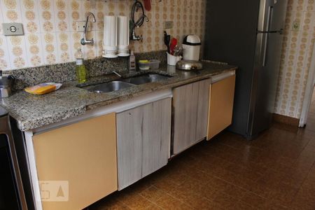 Casa à venda com 330m², 4 quartos e 5 vagasCozinha