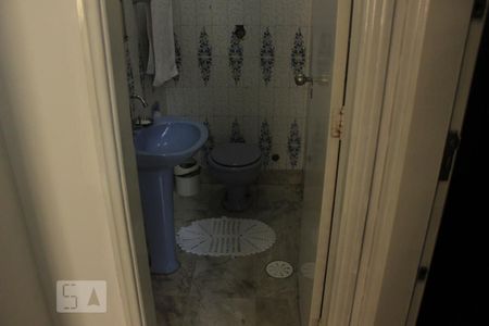Casa à venda com 330m², 4 quartos e 5 vagasLavabo da Cozinha