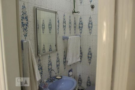 Casa à venda com 330m², 4 quartos e 5 vagasLavabo da Cozinha