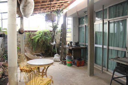 Casa à venda com 330m², 4 quartos e 5 vagasÁrea Externa