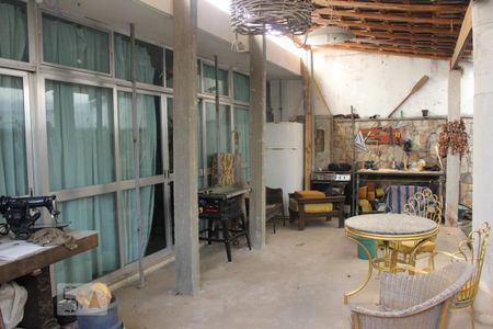 Casa à venda com 330m², 4 quartos e 5 vagasÁrea Externa