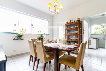 Casa à venda com 190m², 3 quartos e 5 vagasSala de jantar