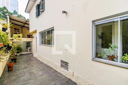 Casa à venda com 190m², 3 quartos e 5 vagasCorredor lateral