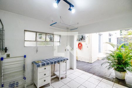 Casa à venda com 190m², 3 quartos e 5 vagasDepósito